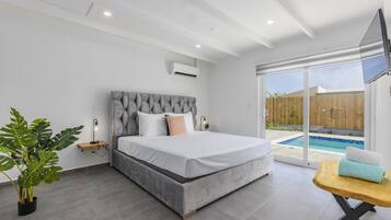 6 bedrooms, iron/ironing board, WiFi