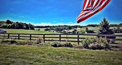 Scenic Ridge Guest House a Farmhouse in the Mohican Valley