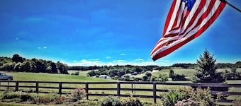 Scenic Ridge Guest House a Farmhouse in the Mohican Valley