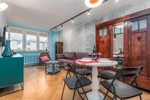 Apartamento, 1 habitación, balcón | 1 dormitorio y ropa de cama