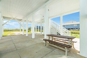 تناول الطعام بالخارج