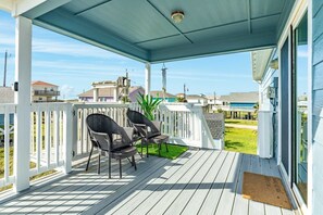 Terrace/patio - Sunset Sanctuary - Yep, Coolest Sunrises & Sunsets Here! (Surfside Beach)