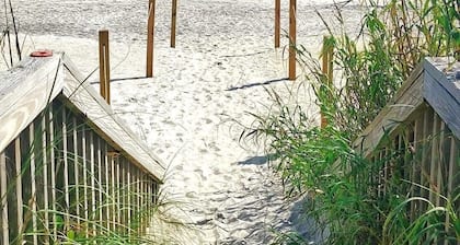 Lil'TipSea (Downstairs)- Your Beach Getaway on Topsail Island, NC