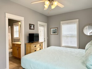 4 bedrooms, desk, iron/ironing board, free WiFi