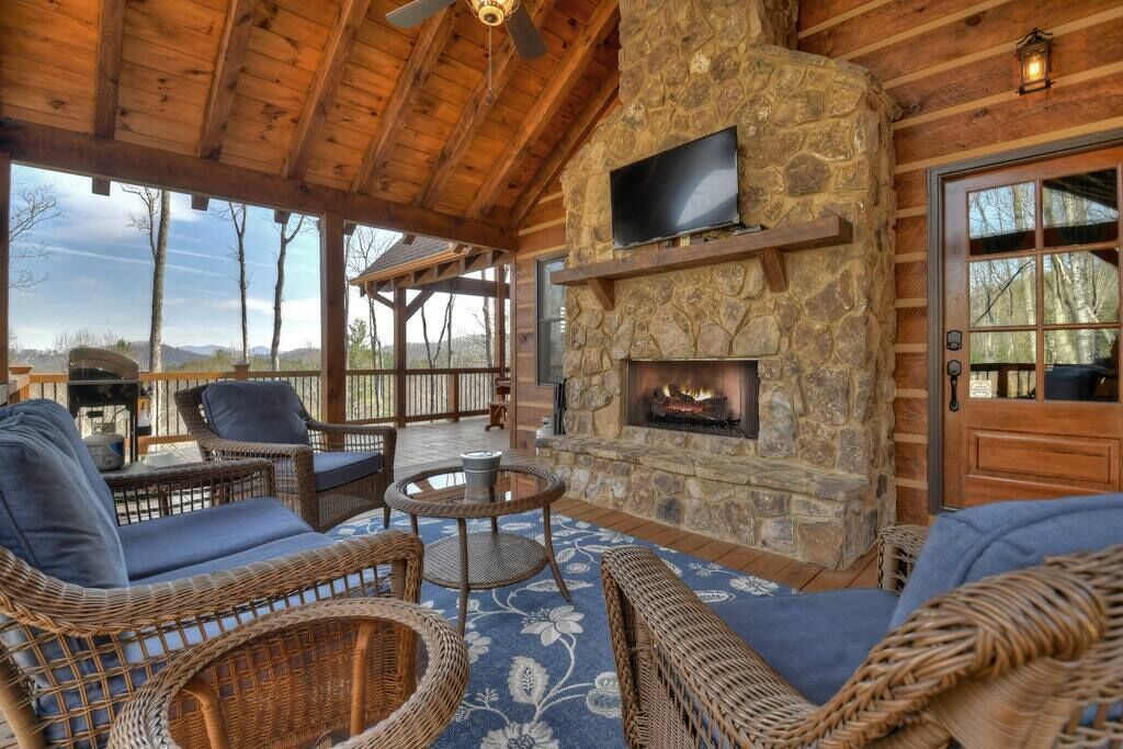 Lost Shepherds Lodge|Book 2 Nights Get 3rd Free!