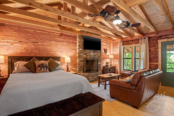 1 bedroom, in-room safe, free WiFi, bed sheets