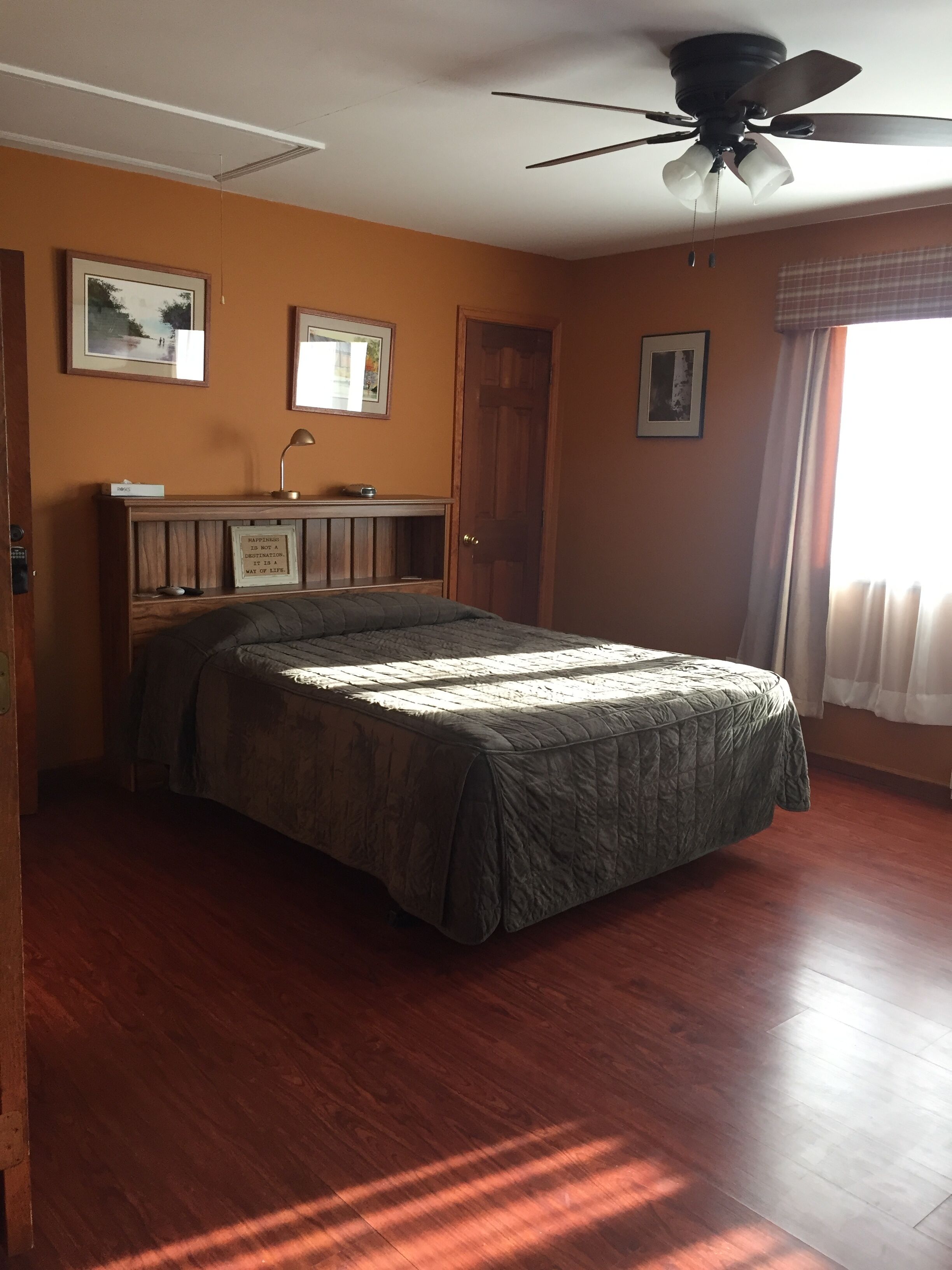 1 多间卧室、熨斗/熨衣板、免费 WiFi、床单