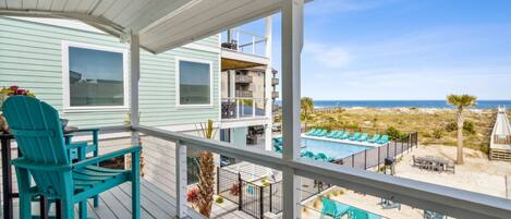 تناول الطعام بالخارج