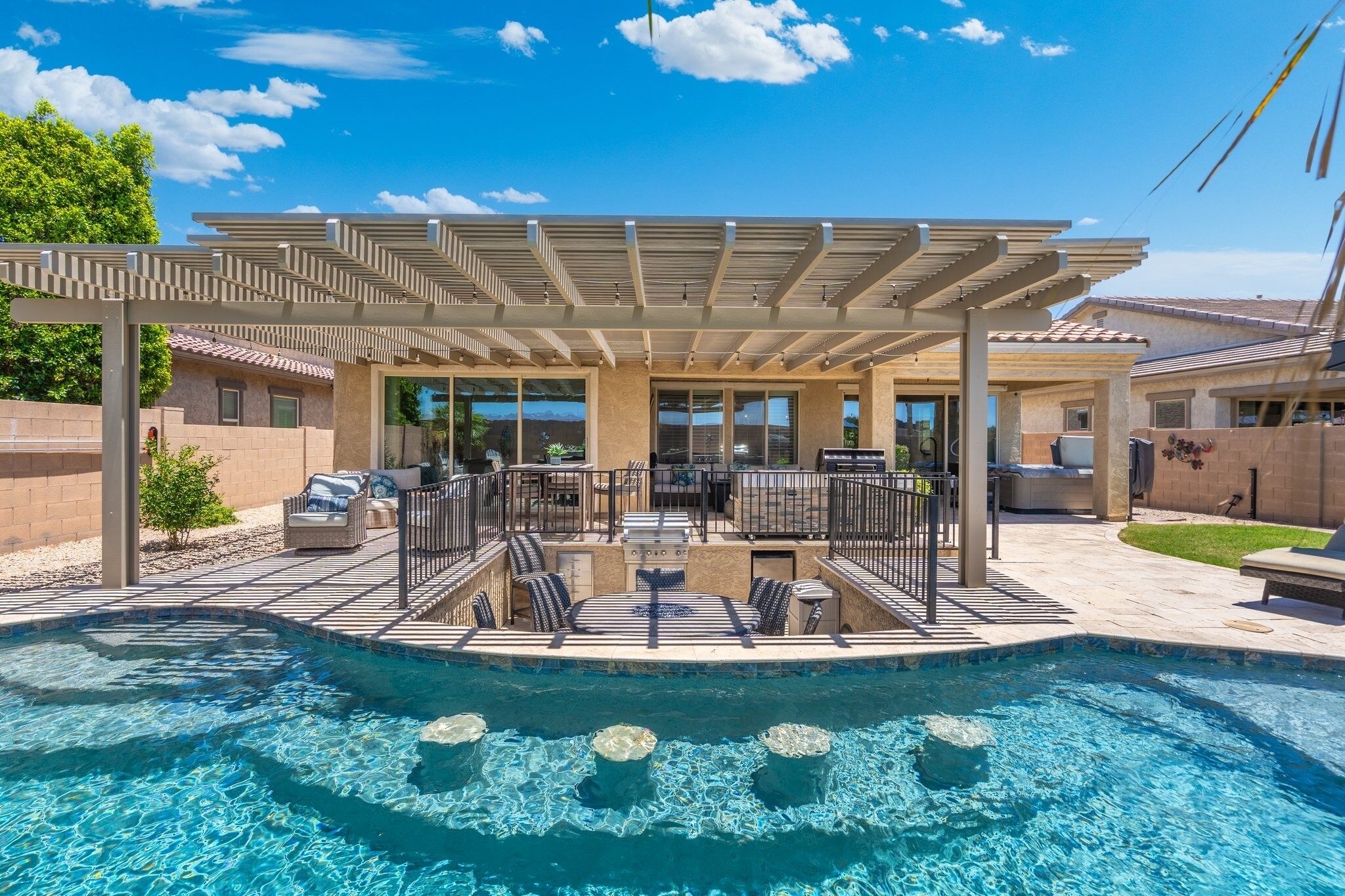 屋外プール、温水プール