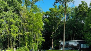 Property grounds - The Perfect Lake Getaway! (Paw Paw)