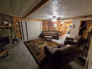 Smart TV, fireplace