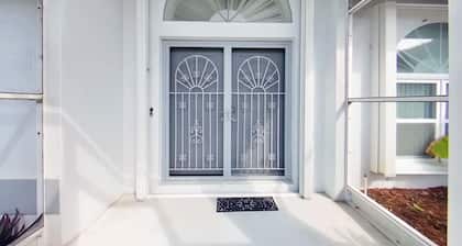 3-bedroom vacation home just 8 minutes to Manasota Key Beach