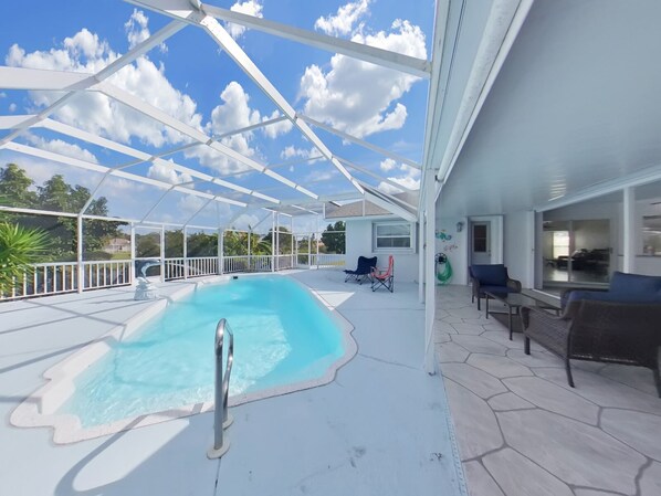 Outdoor pool, a heated pool