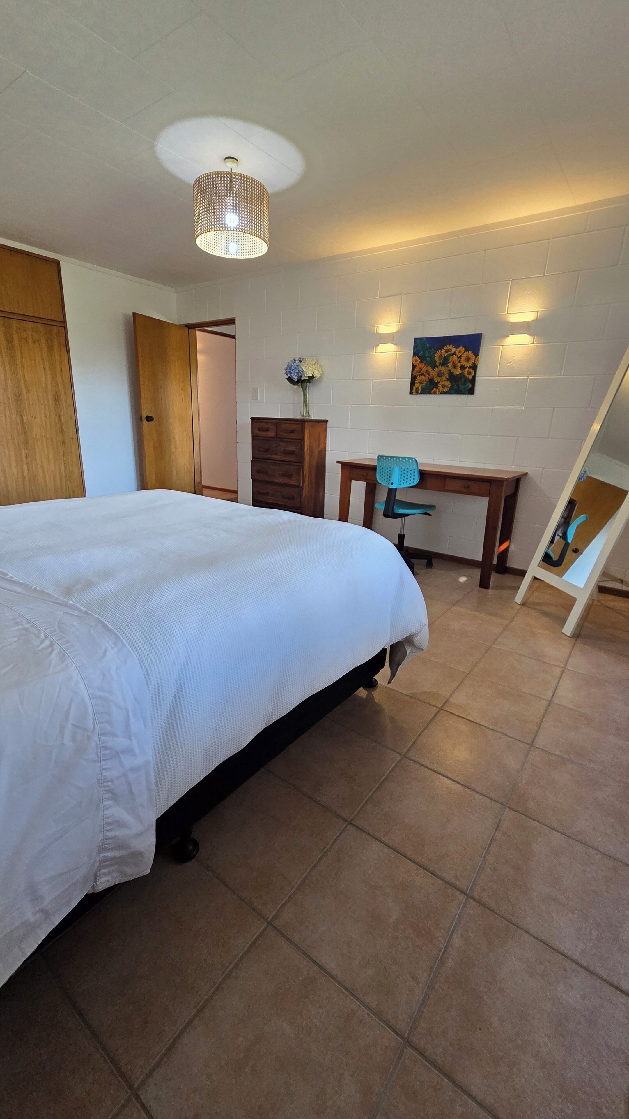 1 bedroom, desk, iron/ironing board, WiFi (free)