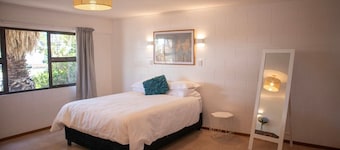 Just Beachy on Grant Place Papamoa Beach Pad