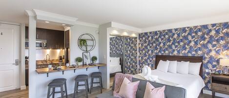 Fer et planche à repasser, Wi-Fi gratuit, draps fournis