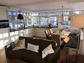 TV, fireplace, stereo