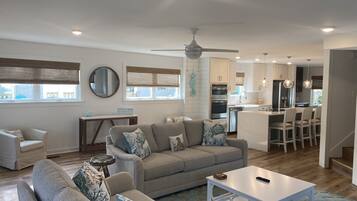 Smart TV, table tennis