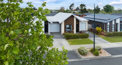 Brand new, modern house in a great location!