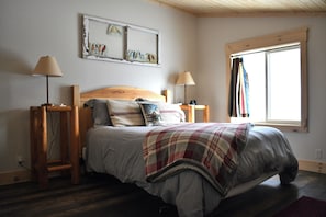 3 chambres, bureau, fer et planche à repasser, accès au Wi-Fi (inclus)