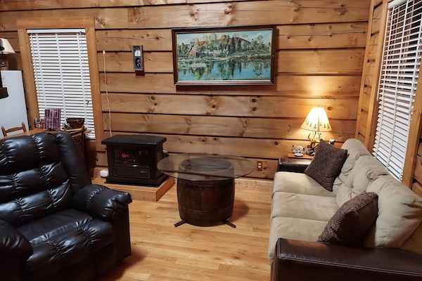 Een smart-tv, een open haard, videogames en een dvd-speler