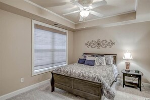 4 chambres, fer et planche à repasser, Wi-Fi gratuit, draps fournis