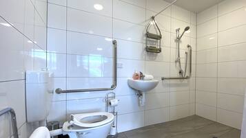 Classic-Doppelzimmer | Badezimmer | Dusche