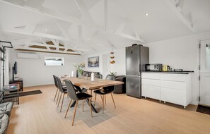 Fridge, microwave, stovetop, dishwasher - Pet friendly home in Grenaa with WiFi (Grenaa)