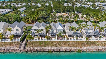 ★Remodeled tropical delight townhome★private plunge pool close to fun activities