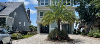 Charming studio with pier on Mobile bay