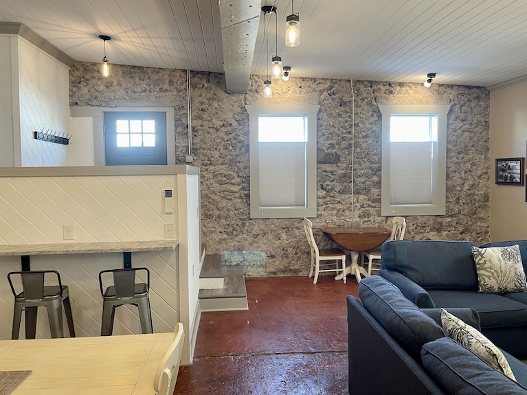 Historic 2 Bed 2 Bath Downtown - Mountain Home, AR