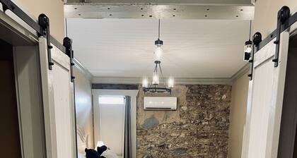 Historic 2 bed 2 bath downtown