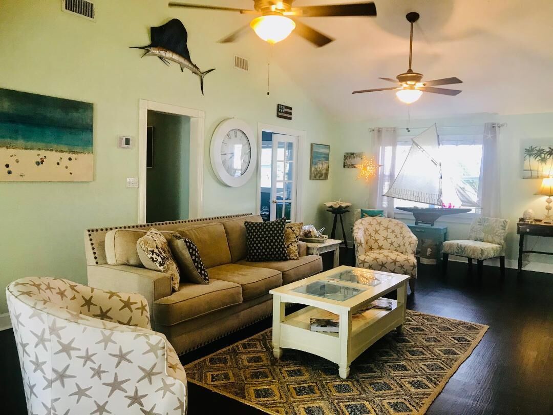 Book for the SUPER BOWL- Country Beach Cottage- 2/3-2/9- 4 night minimum