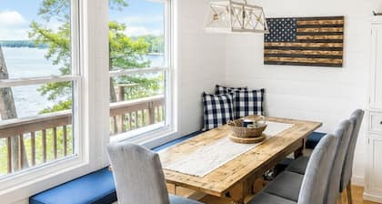 Lakefront, 3 Amazing Decks, Tennis/Pickle Ball, Boat Slip, Hot Tub, Bed Swing