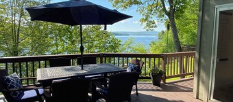 Lakefront, 3 Amazing Decks, Tennis/Pickle Ball, Boat Slip, Hot Tub, Bed Swing

