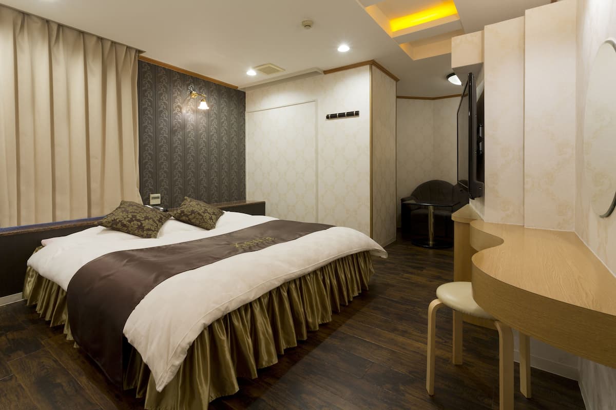 Basic Double Room, Smoking | Desk, free WiFi