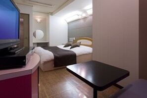 Basic Double Room, Smoking - Xenia Umeda (Osaka)