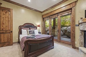5 habitaciones, tabla de planchar con plancha, wifi y ropa de cama 