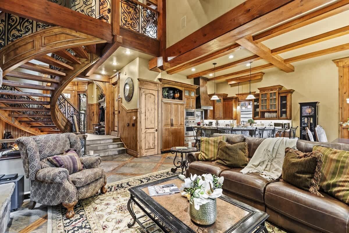 TV, fireplace, offices