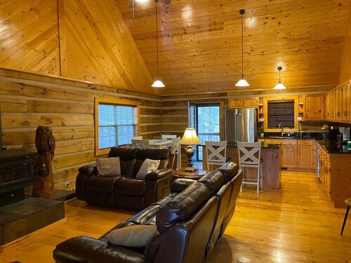 Stunning Cabin on Green River Lake