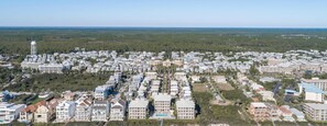 Beach nearby, sun-loungers - Studio- beautiful Gulf views between Alys & Rosemary Beach.  Inn at Seacrest 407 (Inlet Beach)