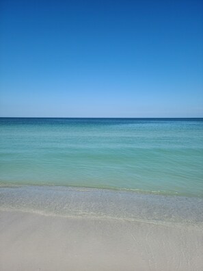 Beach nearby, sun-loungers, beach towels