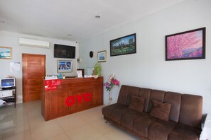 Reception - OYO 75388 P2 Place (Chiang Khong)