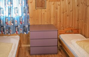 1 Schlafzimmer, Reisekinderbett, kostenloses WLAN, Bettwäsche