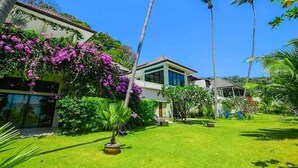Garden - Luxury Beachfront Noble House (Wichit)