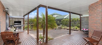 Bream Bay Bach - Ruakaka Holiday Home