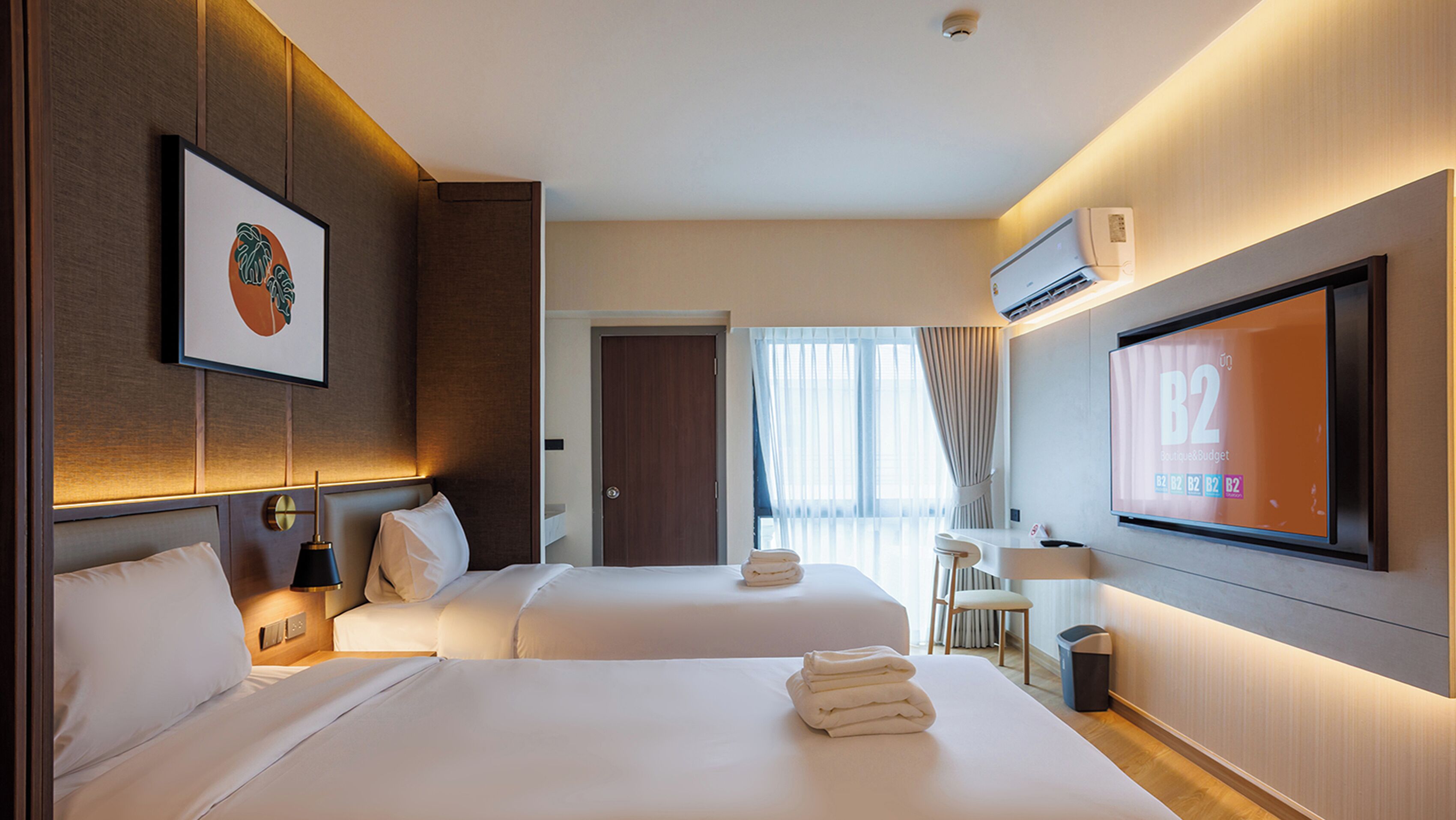 Blackout curtains, free WiFi, bed sheets