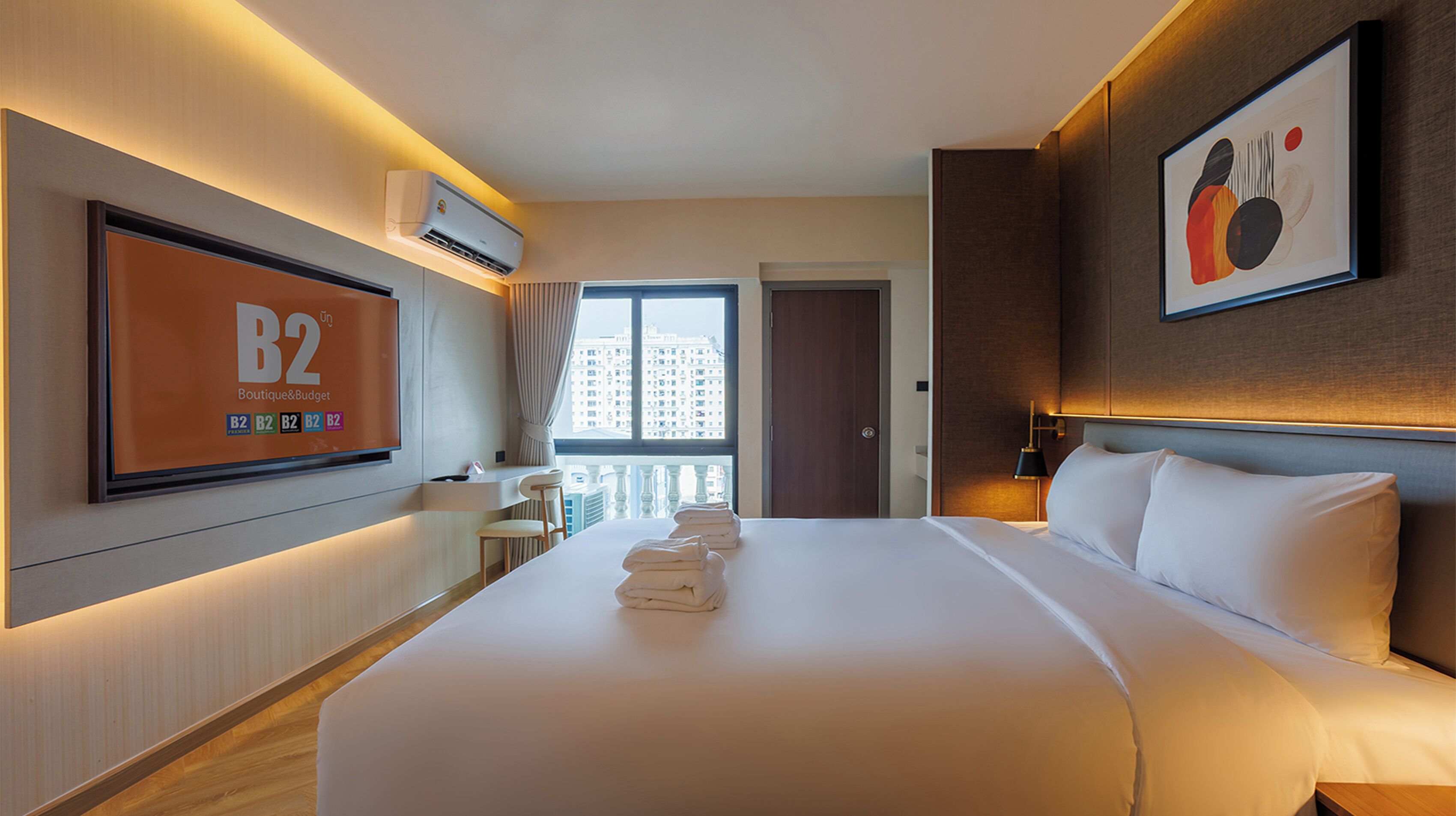 Blackout curtains, free WiFi, bed sheets