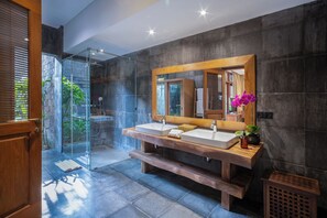 Bathroom - Villa Kapungkur (Jimbaran)