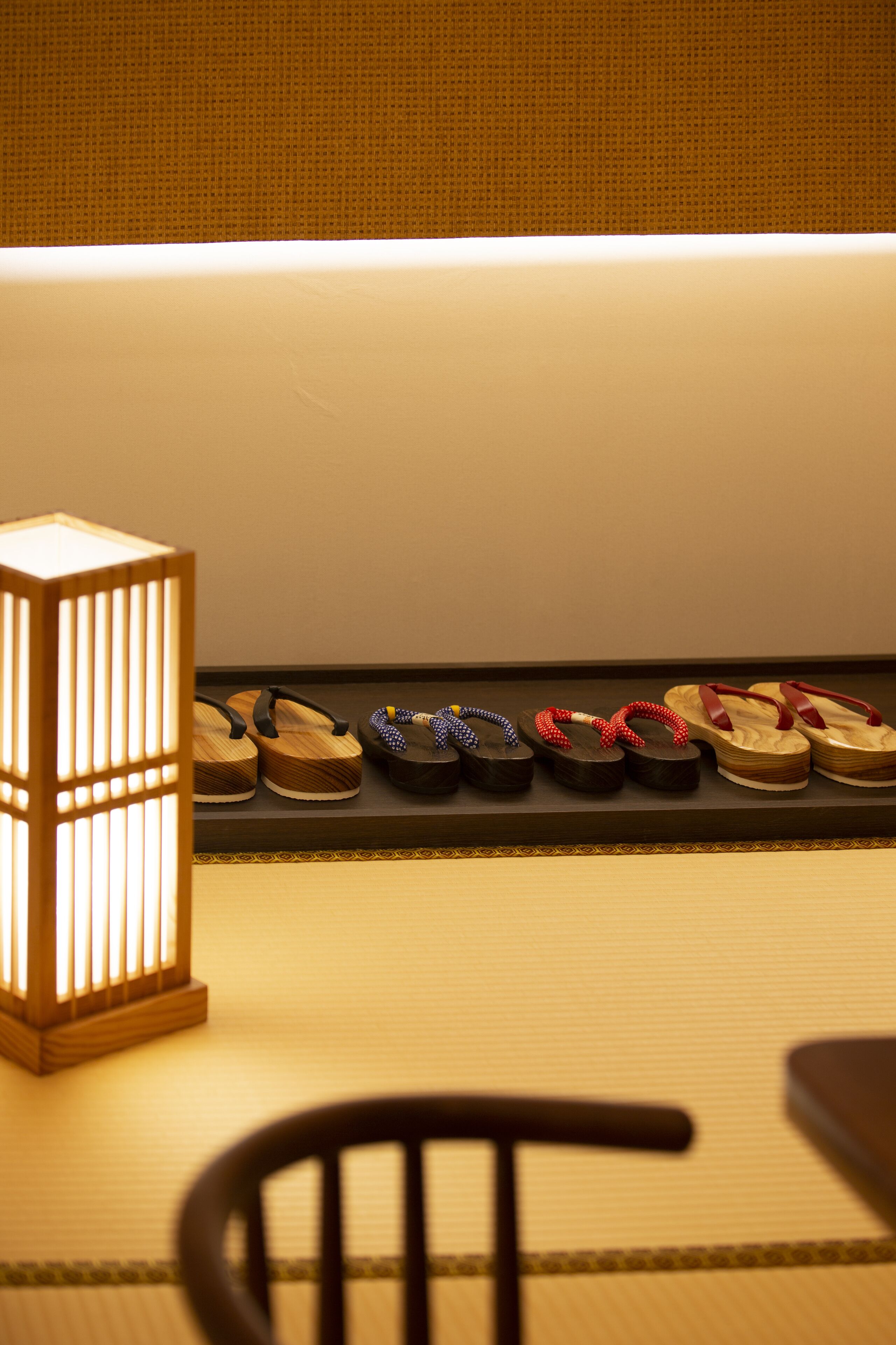 desk, laptop workspace, soundproofing, free wifi